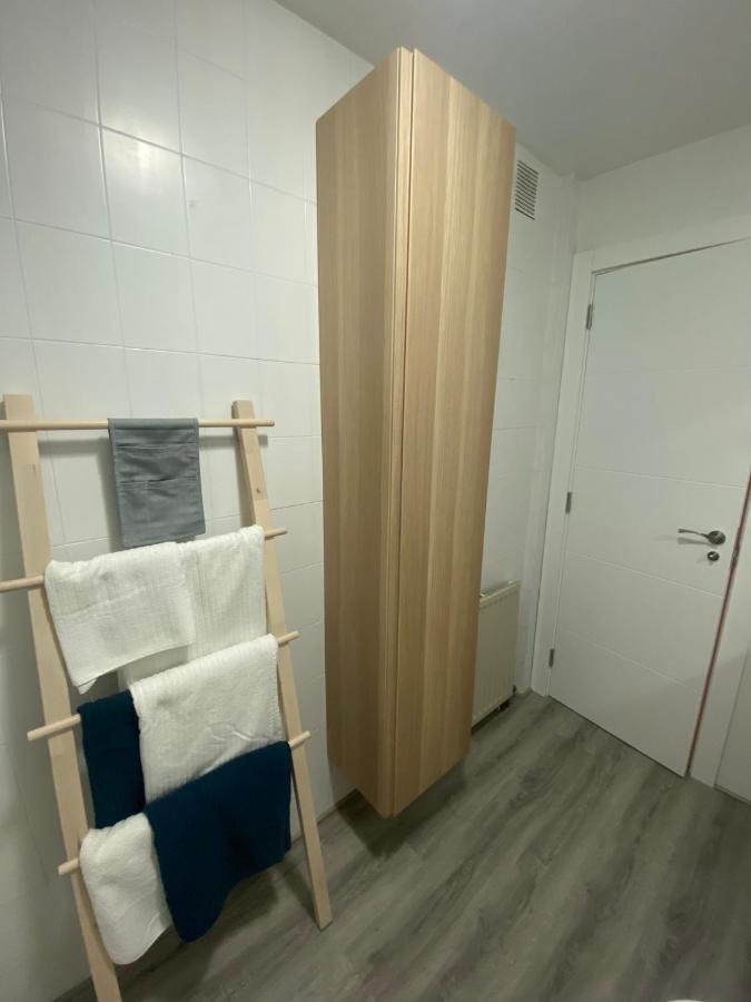 Centrico, Amplio Y Bonito En Apartment Cambados